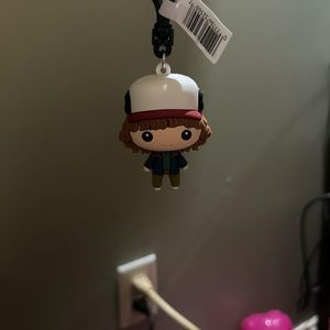 dustin stranger things key chain